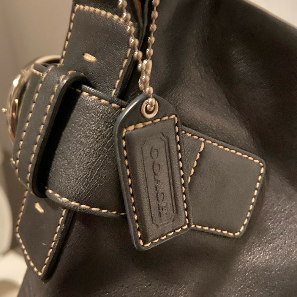 Classic Coach Handbag - Picture 5 of 6